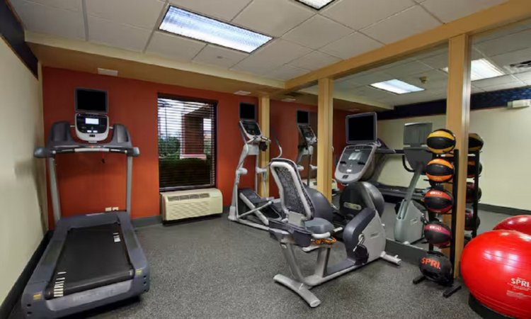 Hampton Inn and Suites Newtown