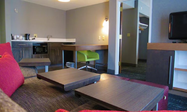 Hampton Inn and Suites Newtown