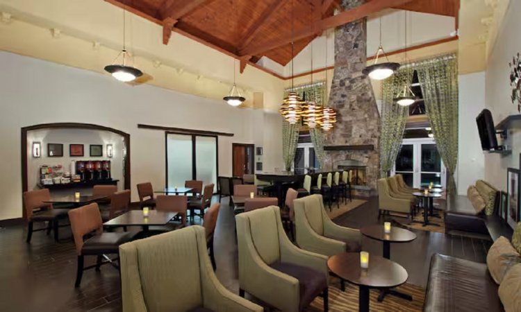 Hampton Inn and Suites Newtown