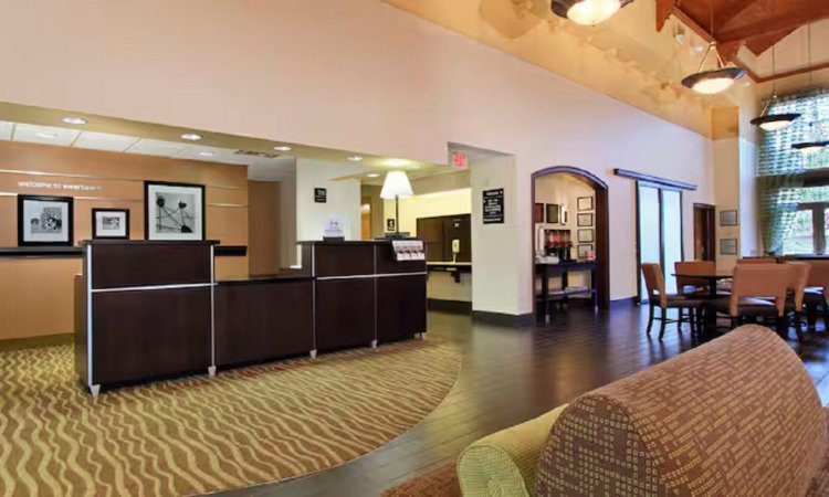 Hampton Inn and Suites Newtown